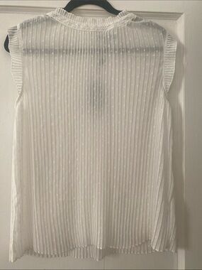Adrianna Papell White Pleated Cap-Sleeve Blouse
